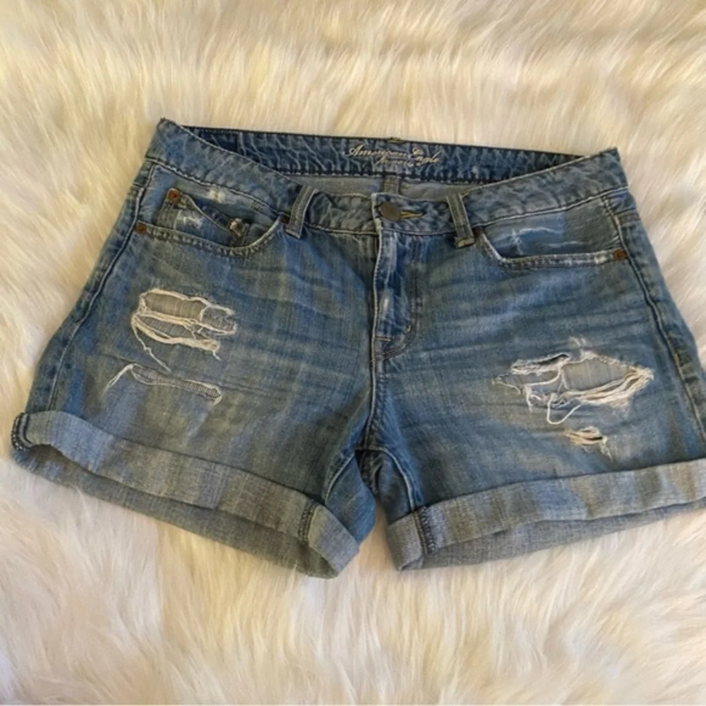 American Eagle For Aerie Shorts Women’s Size‎ 8 Distressed Blue Cuffed